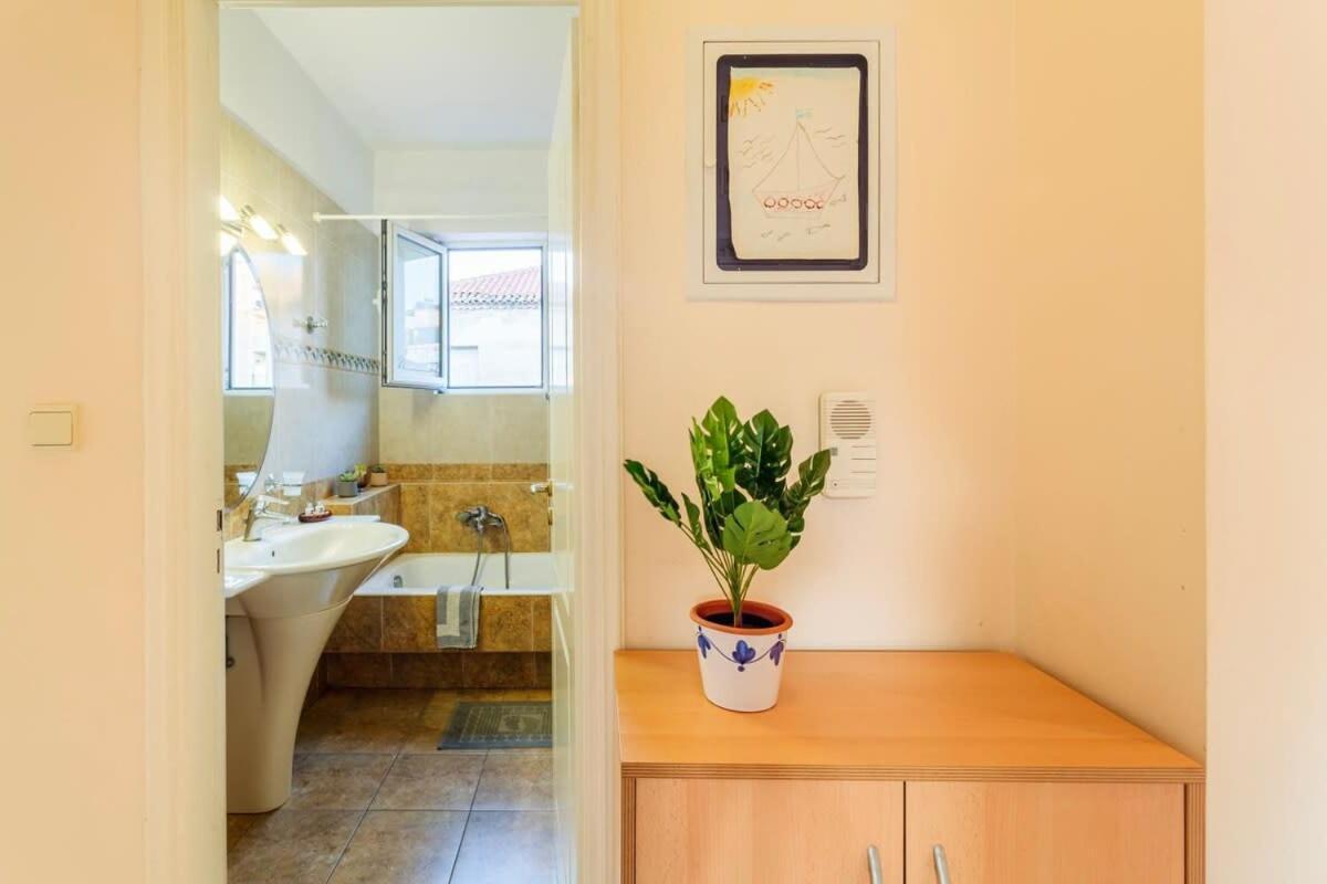 Spacious Urban Haven-Family Home, Perfect Location Kalamata Extérieur photo